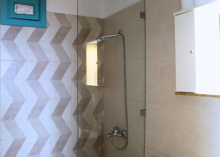 Kathys Island Retreat 4* Adia