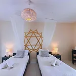 Kathys Island Retreat Aparthotel Adia