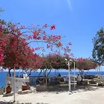 Kathys Island Retreat Aparthotel