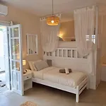 Aparthotel Kathys Island Retreat 4*