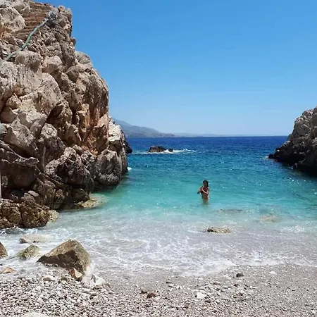 Kathys Island Retreat Apartahotel 4*