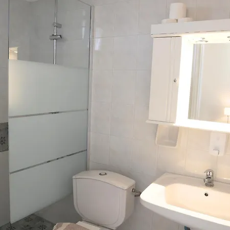 Kathys Island Retreat Apart Otel 4*