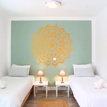 Aparthotel Kathys Island Retreat 4*