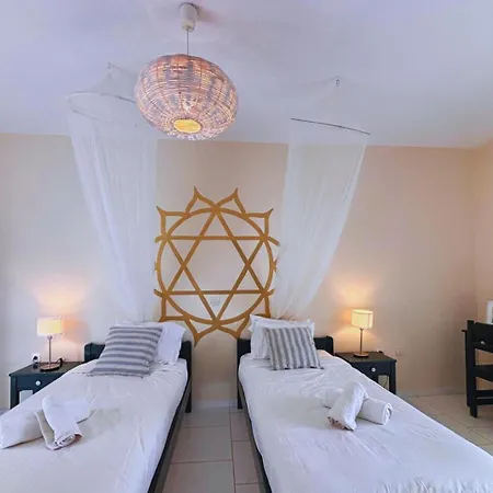 Kathys Island Retreat Apartahotel Adia